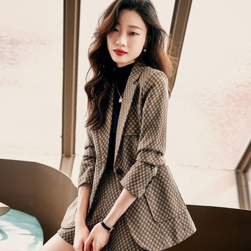 Women's tweed blazer and shorts set, dark check pattern, long sleeves and button front