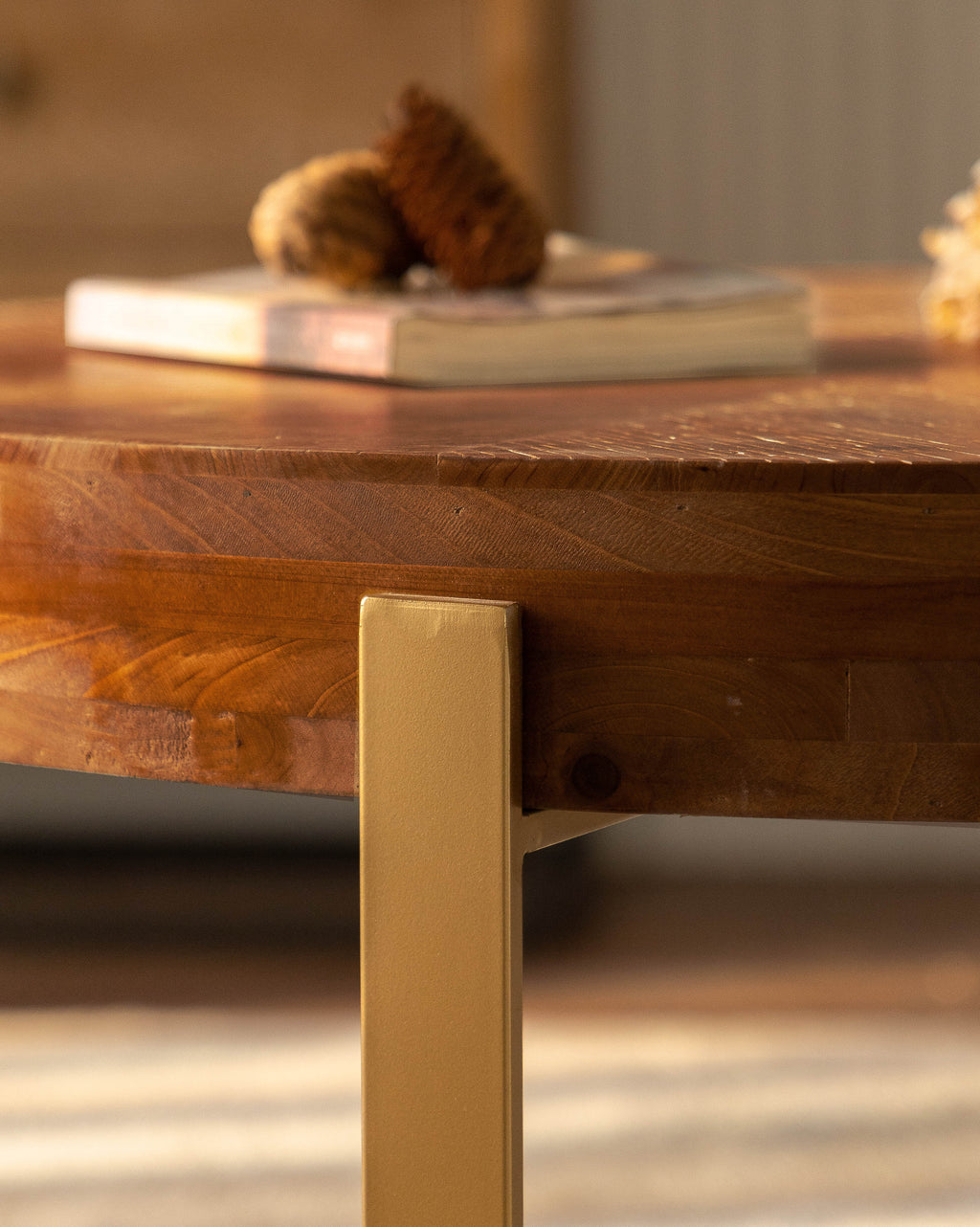 Fir wood coffee table corner joint with gold metal leg support